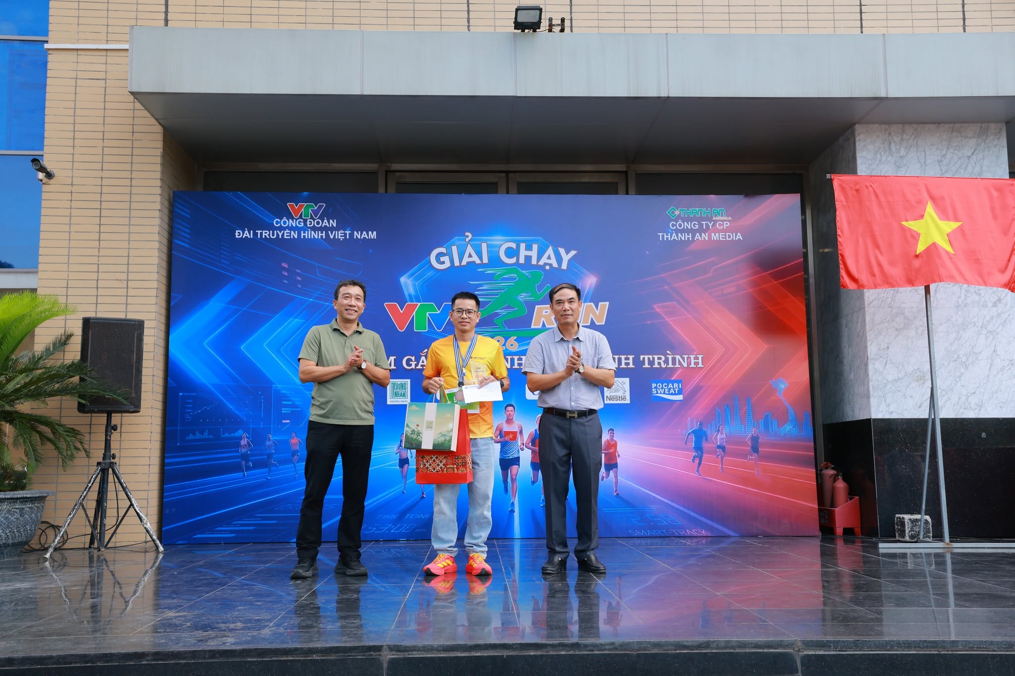 giai chay 18