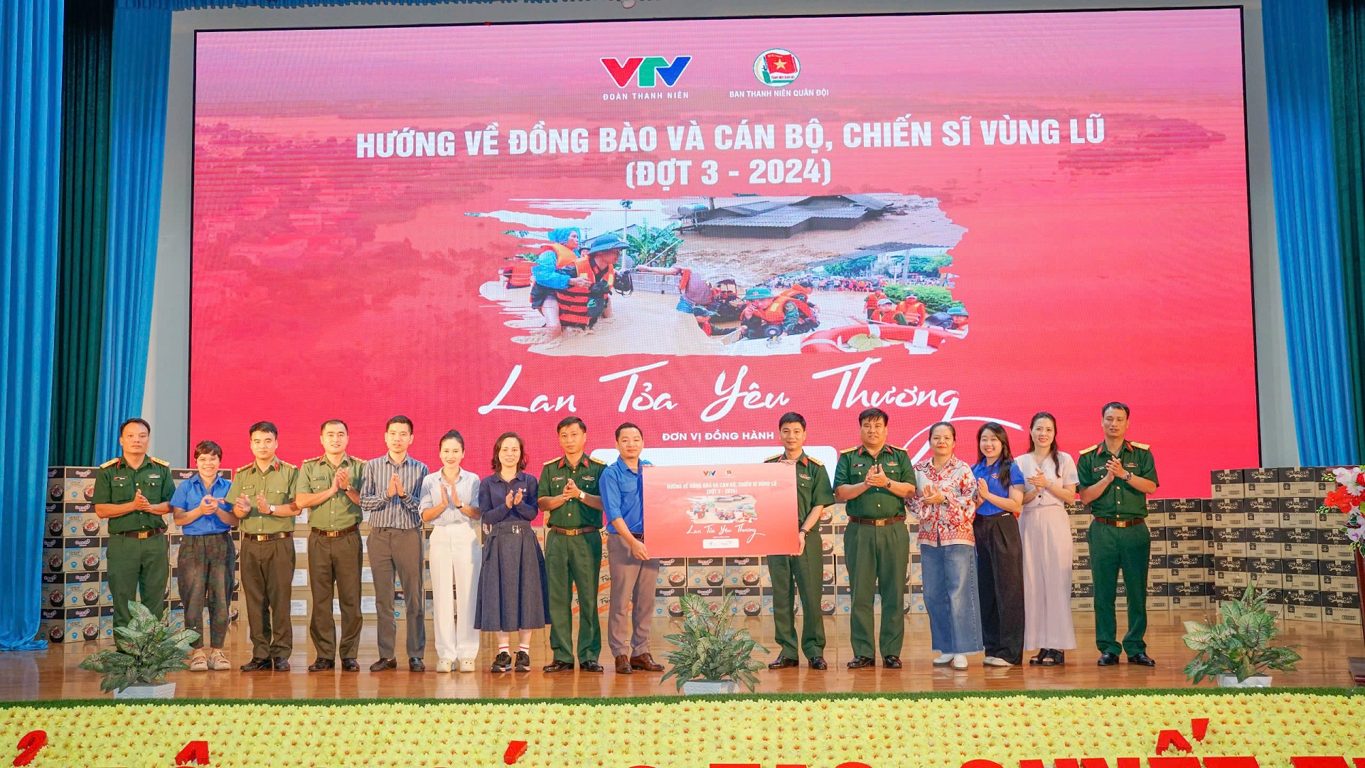 Đoàn Thanh niên VTV thăm hỏi, động viên cán bộ chiến sĩ các đơn vị lực lượng vũ trang các tỉnh miền núi phía Bắc