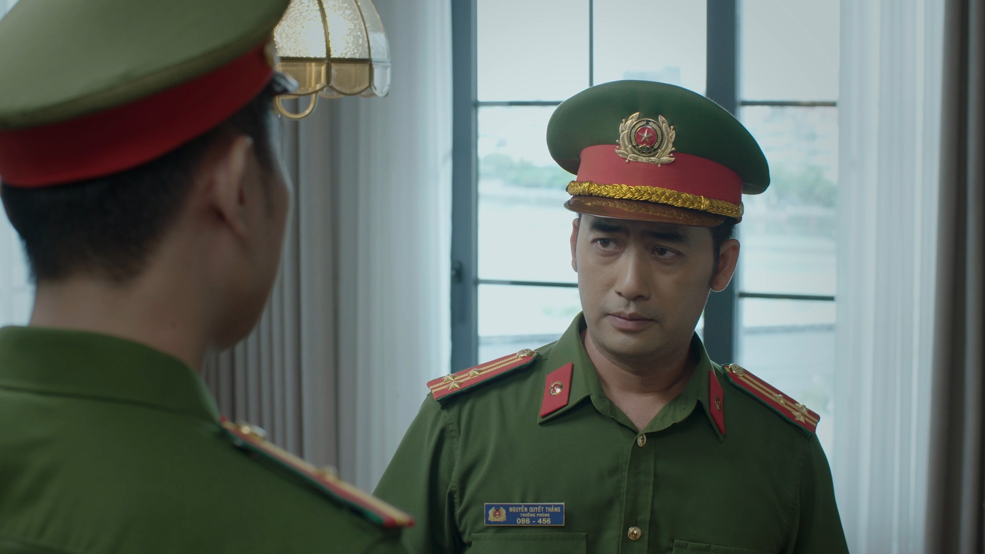 "Lằn ranh": Thoát ra khỏi sự khô khan, khuôn mẫu của dòng phim chính luận