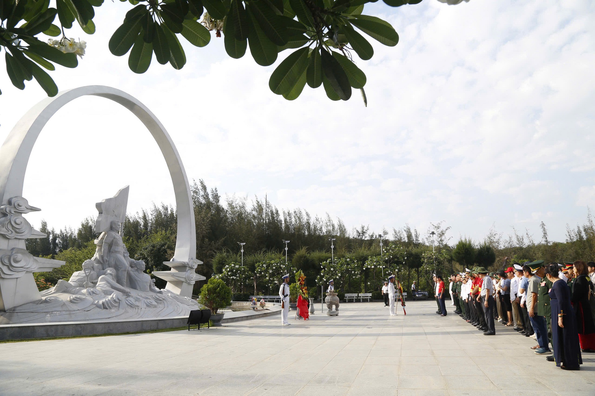 Đài THVN dâng hương tại Khu tưởng niệm Chiến sĩ Gạc Ma