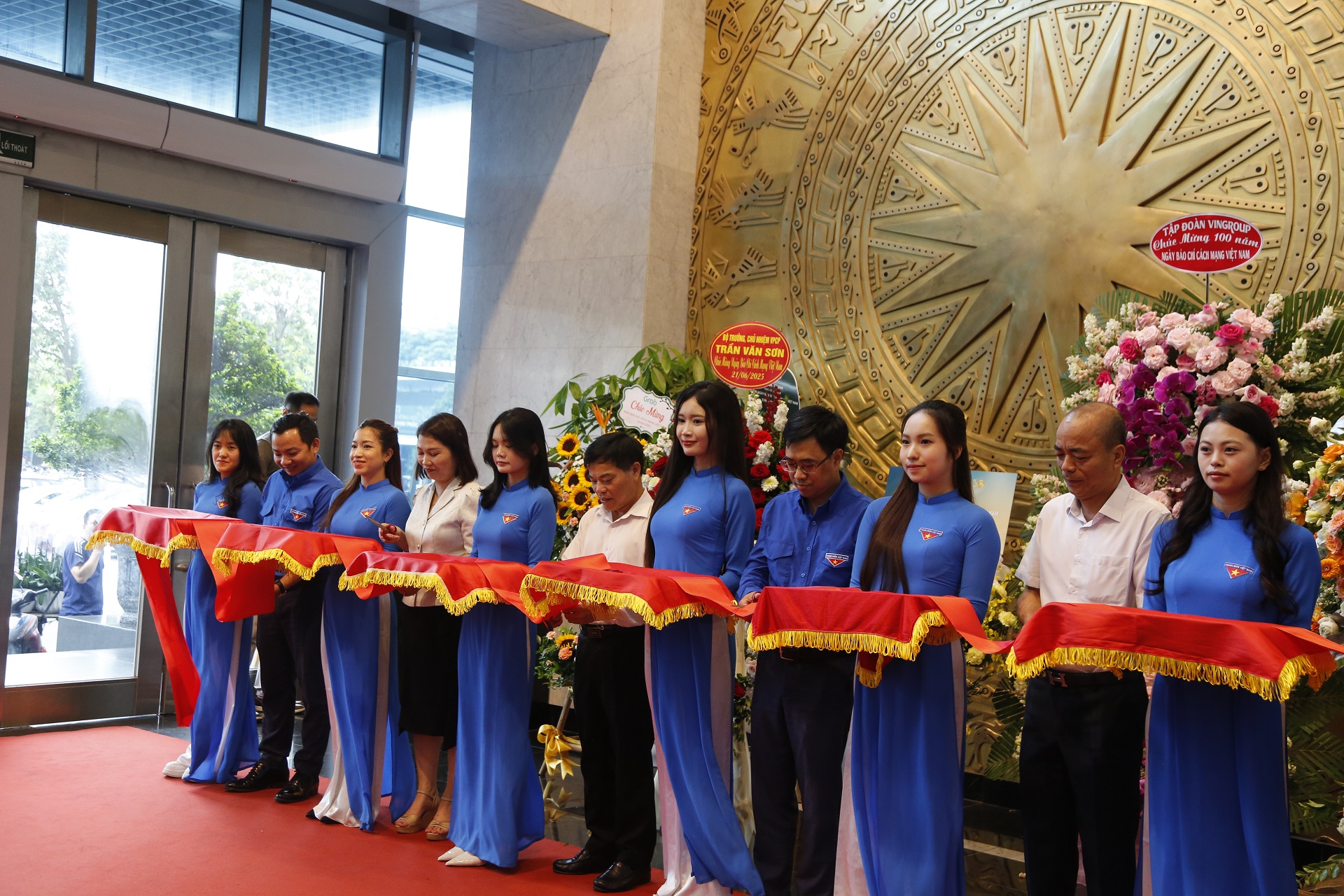 Khai mạc Triển lãm ảnh tác nghiệp VTV mừng ngày 21/6