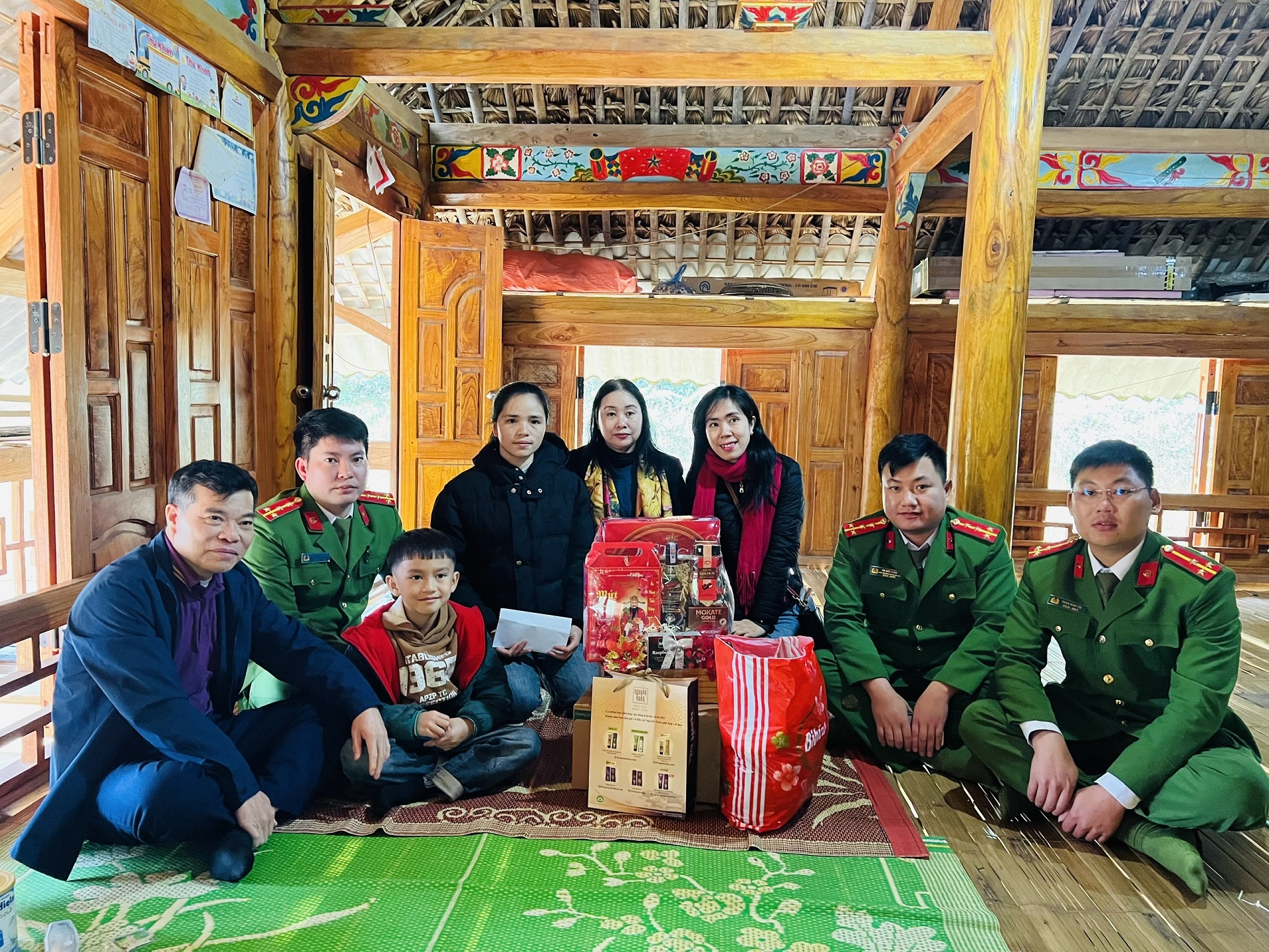 Công đoàn Đài THVN thăm và tặng quà trẻ mồ côi dịp Tết Nguyên đán Bính Ngọ 2026