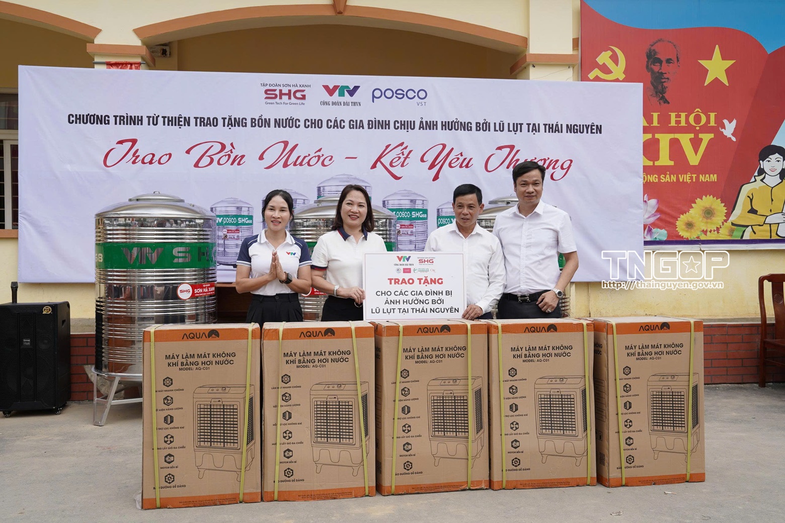 Công đoàn VTV thăm và tặng quà người dân vùng chịu ảnh hưởng bởi thiên tai