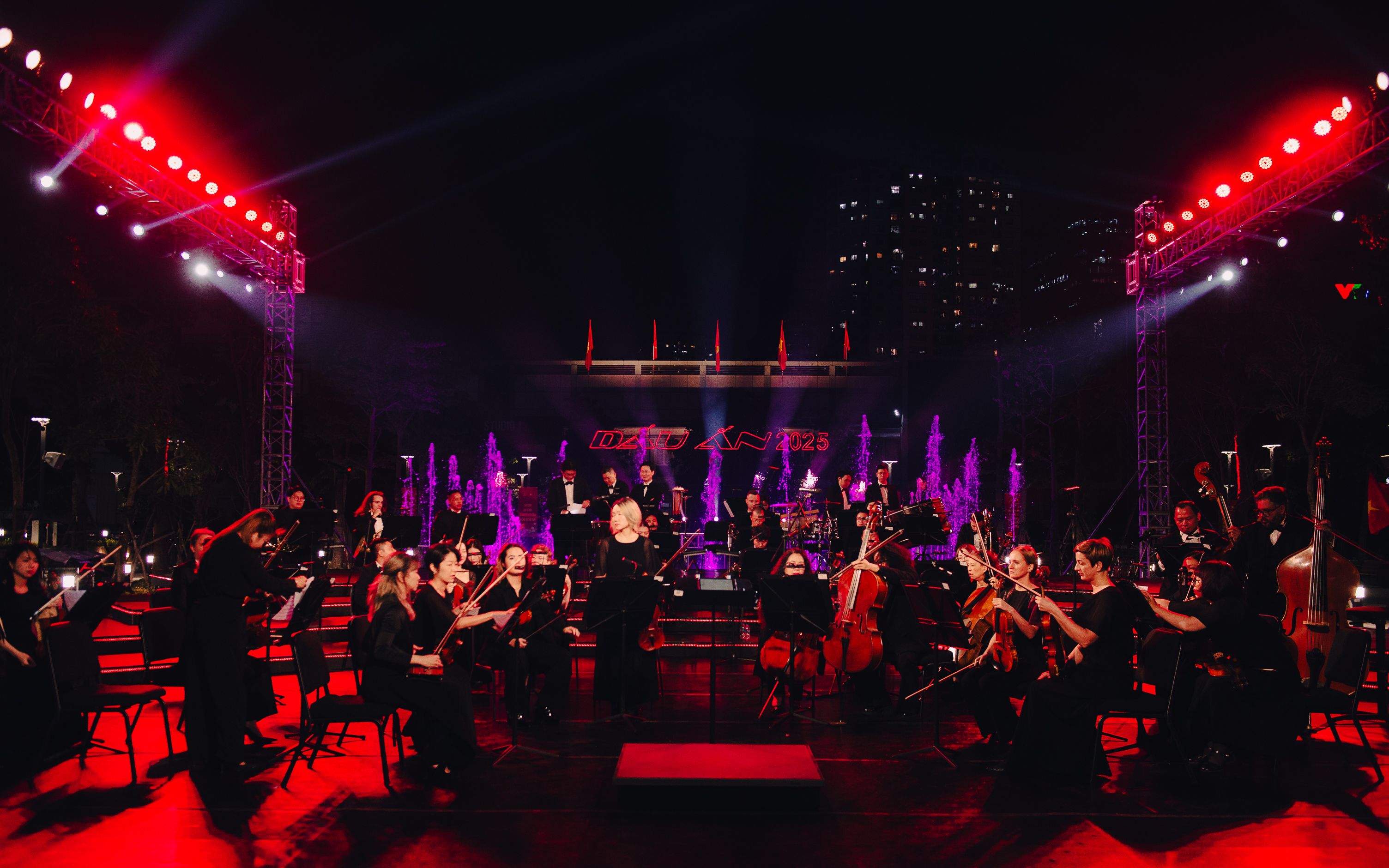 “Dấu ấn 2025 - Thay đổi và thích ứng”: Nhìn lại một năm nhiều biến động