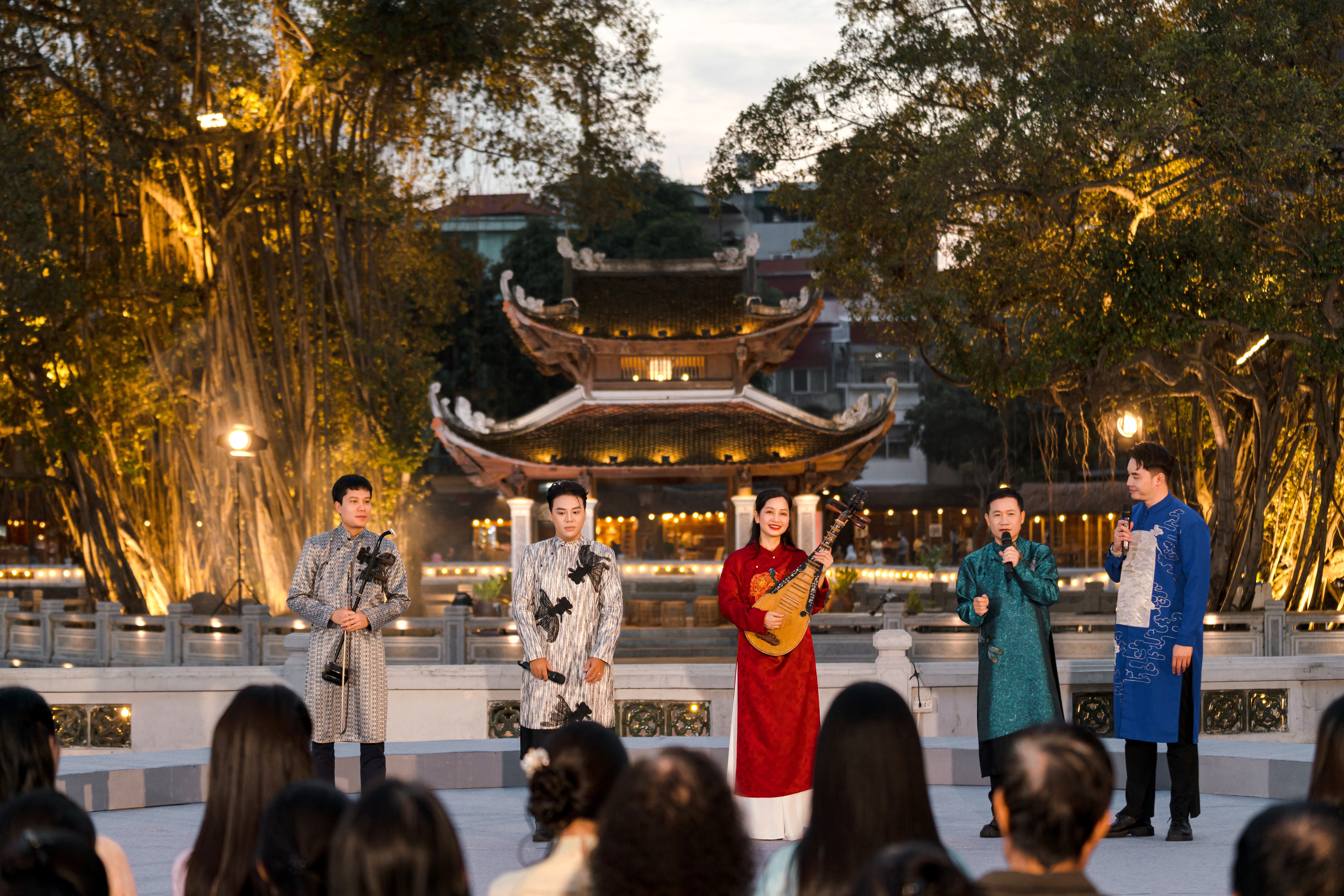 "Gala Hồn Việt 2025": Nơi những giai điệu xưa gặp nhịp thở hôm nay