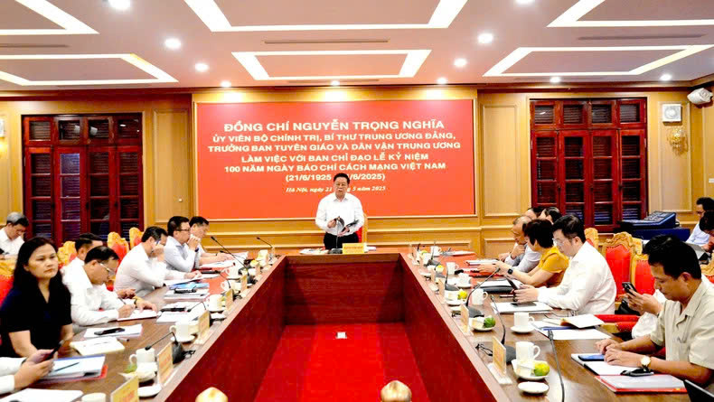 Nhiều hoạt động phong phú kỷ niệm 100 năm Ngày Báo chí cách mạng Việt Nam