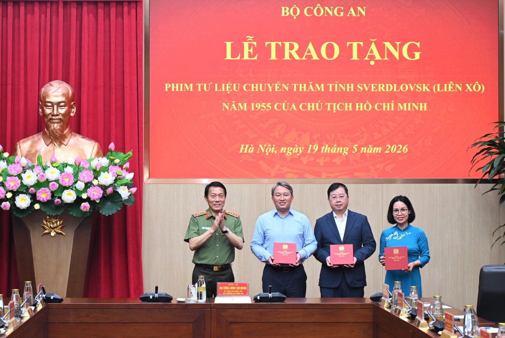 Đài THVN tiếp nhận phim tư liệu quý về Chủ tịch Hồ Chí Minh