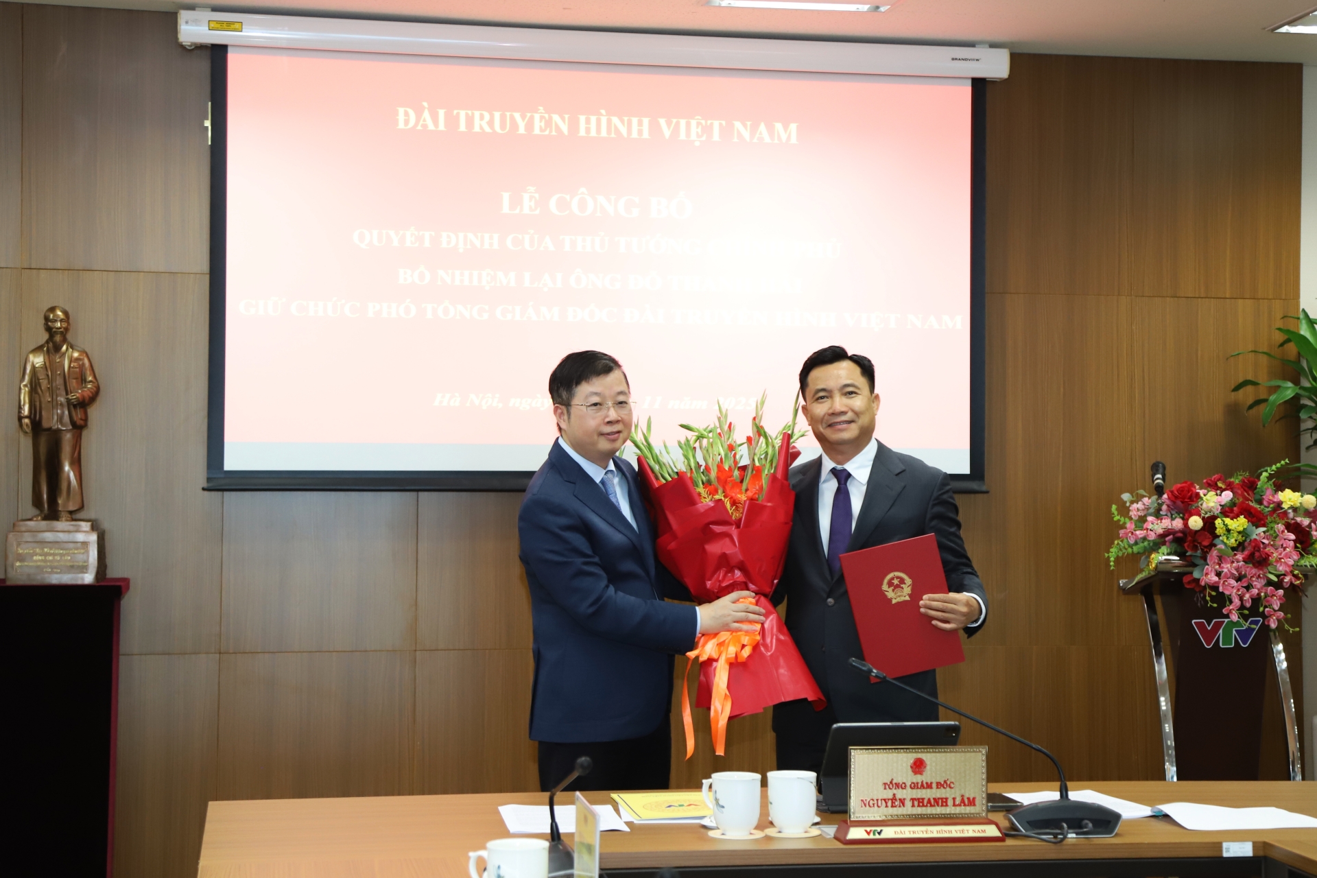 Trao Quyết định bổ nhiệm lại Phó Tổng Giám đốc Đỗ Thanh Hải