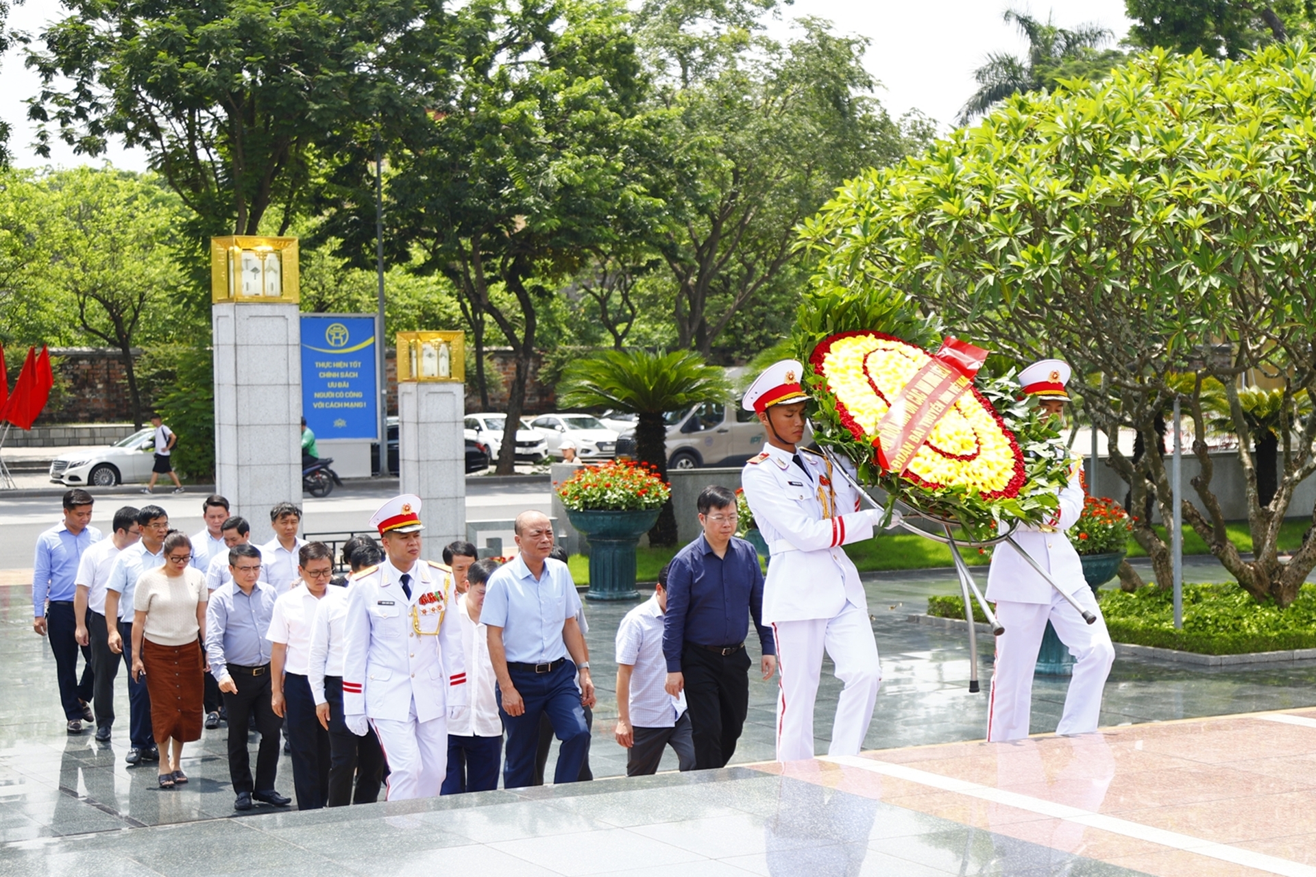 Đảng ủy, Lãnh đạo Đài Truyền hình Việt Nam dâng hương tưởng nhớ các anh hùng liệt sĩ