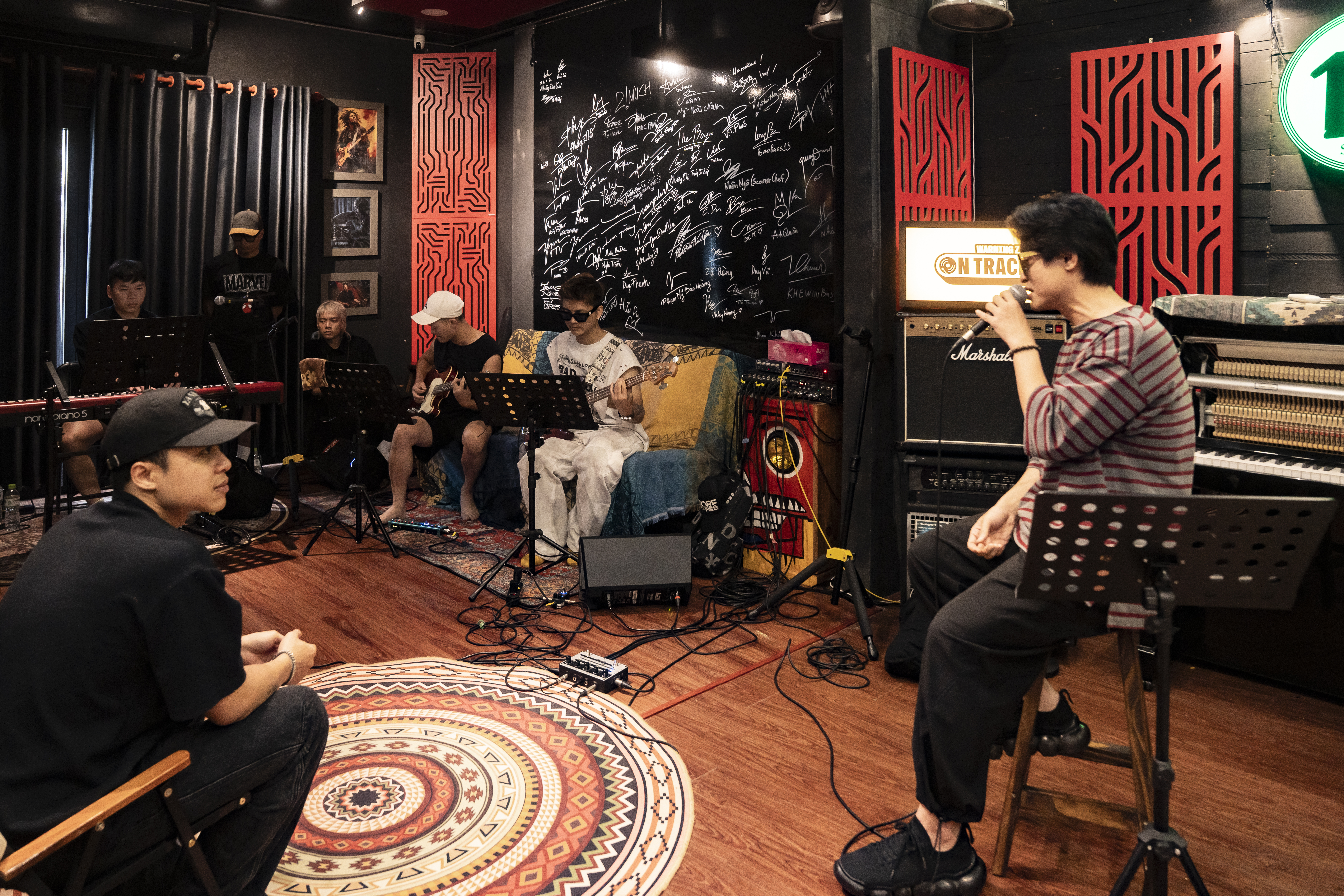 V Concert - Rạng rỡ Việt Nam: Khi âm nhạc hiện đại chạm vào hồn dân tộc