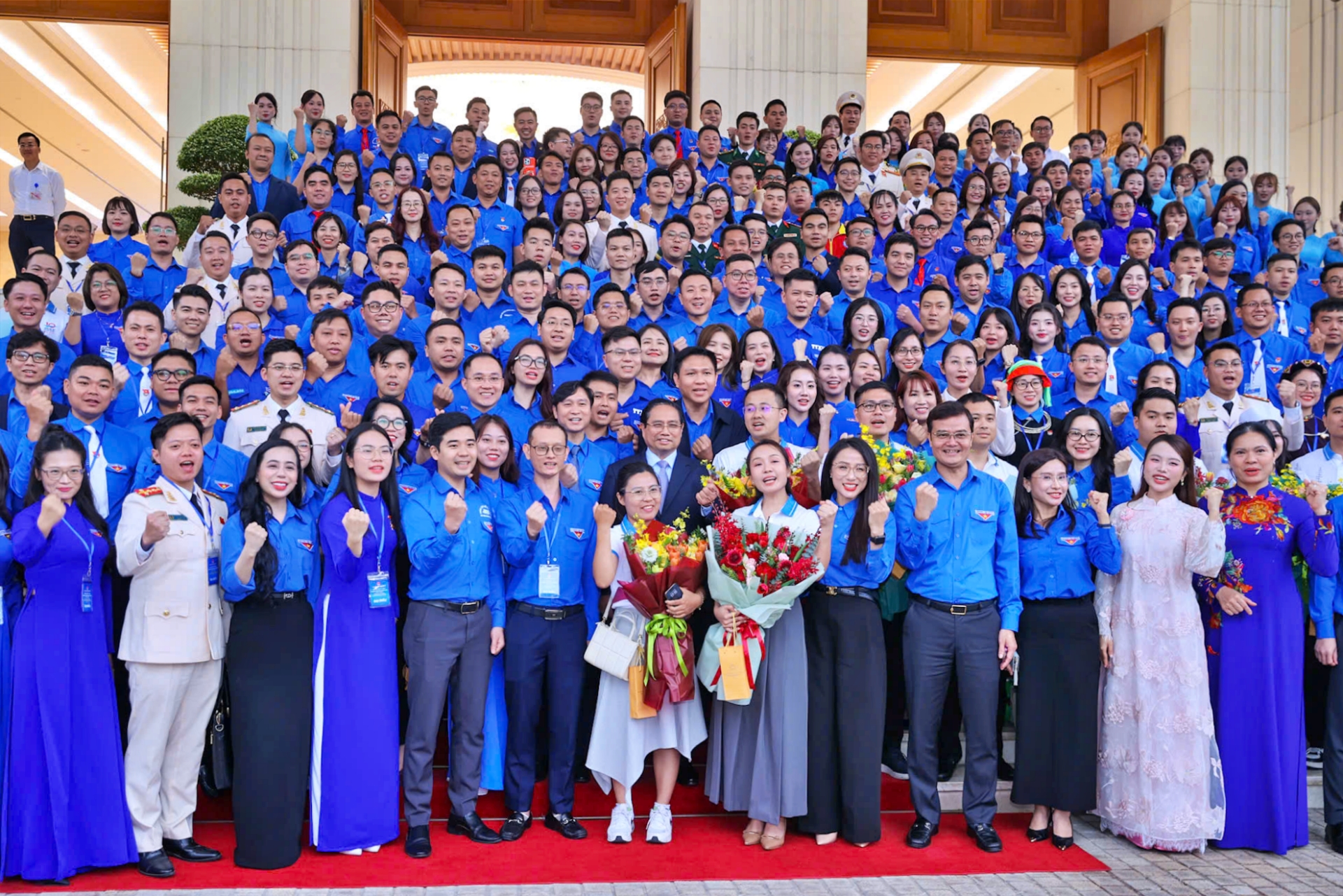 Thủ tướng gặp mặt các gương mặt trẻ Việt Nam tiêu biểu và cán bộ Đoàn xuất sắc