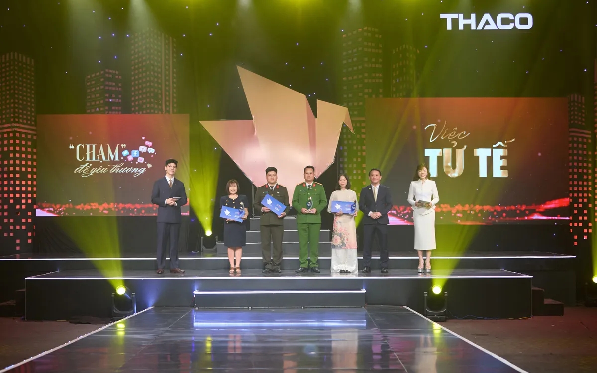 Việc tử tế tháng 4: Khi mỗi cú “chạm” màn hình có thể “bật” lên yêu thương