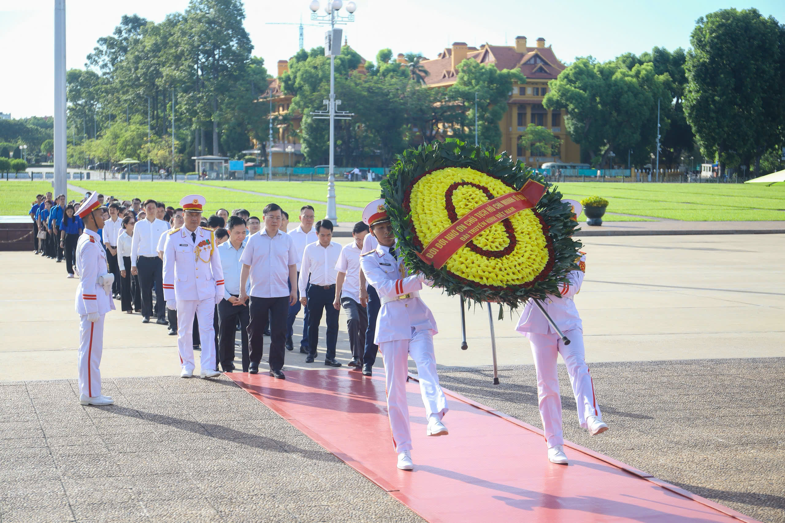Đài Truyền hình Việt Nam tổ chức dâng hoa, dâng hương tri ân các Anh hùng liệt sĩ