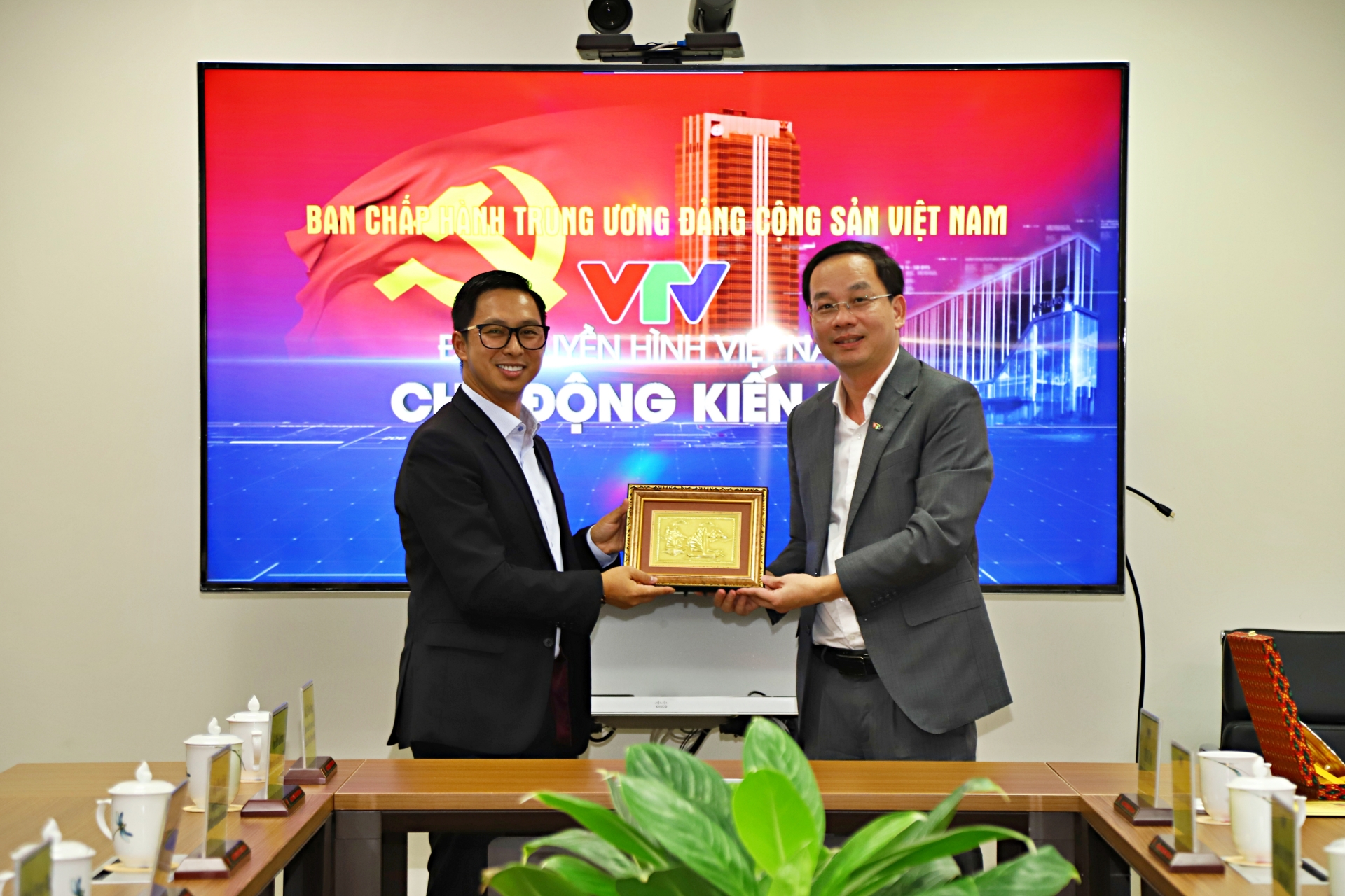 Phó Tổng Giám đốc Lê Quyền tiếp Đoàn nhà báo Campuchia